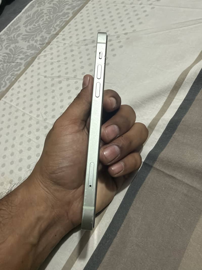 Apple iPhone 12 5