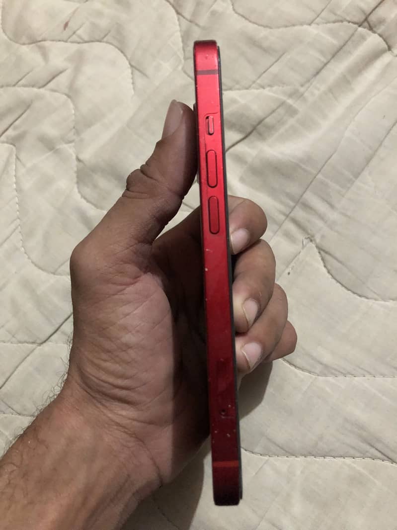 Apple iPhone 13 2