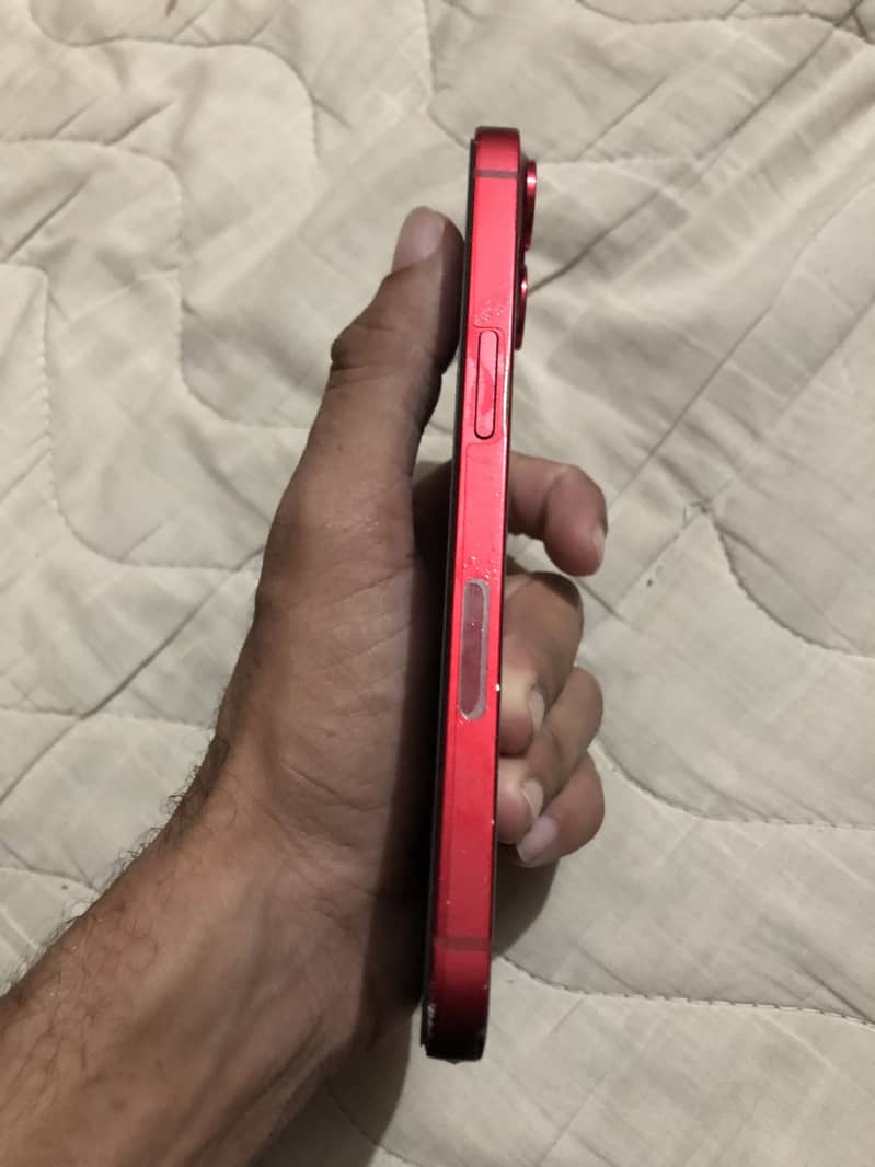 Apple iPhone 13 5