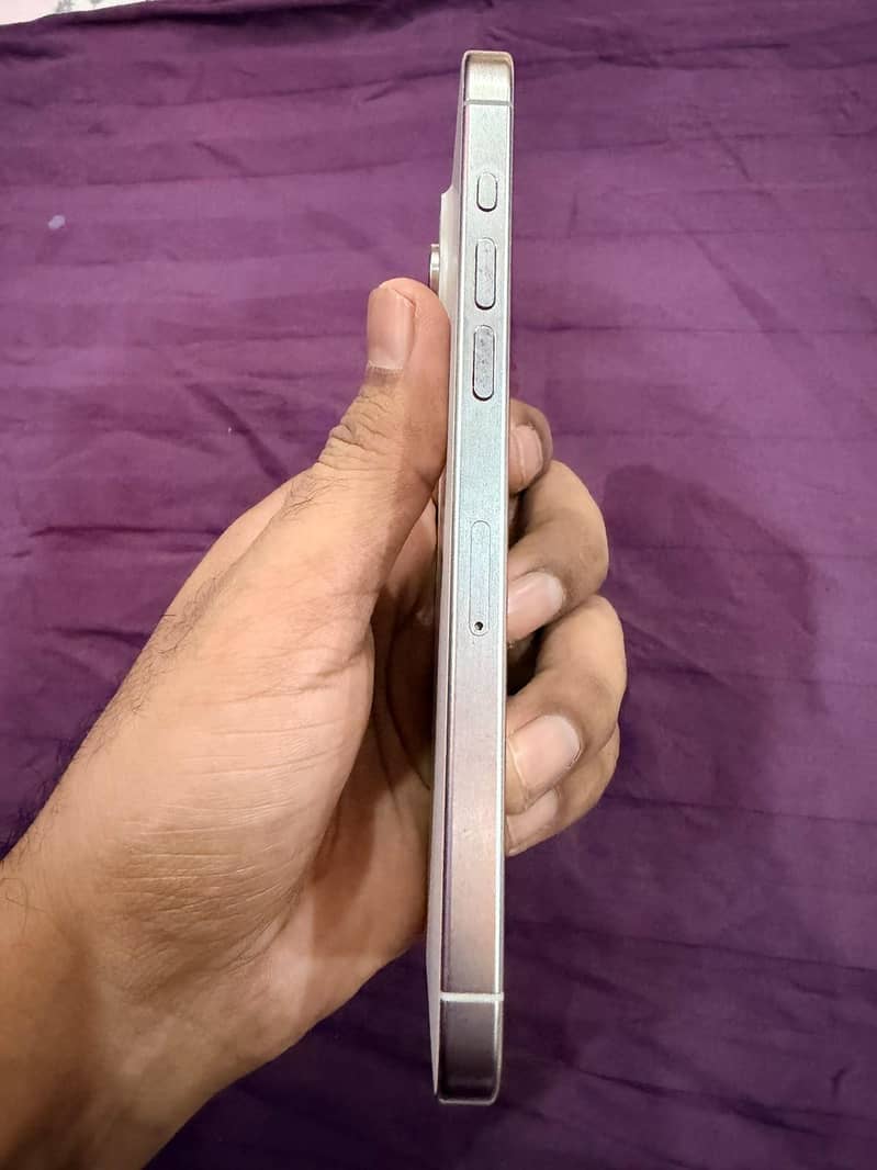 Apple iPhone 15 Pro Max 1
