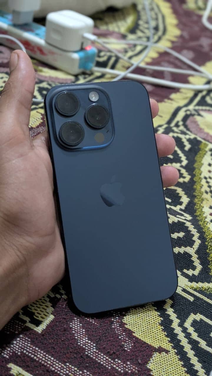 Apple iPhone 15 Pro 1