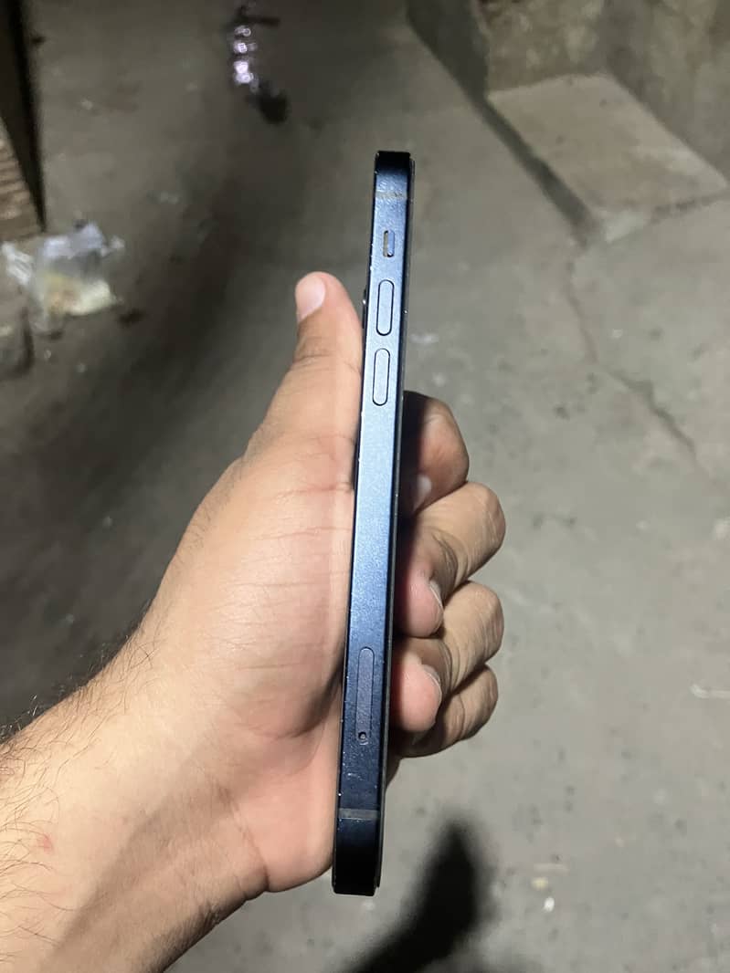 Apple iPhone 12 2