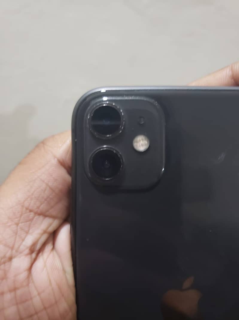 Apple iPhone 11 4