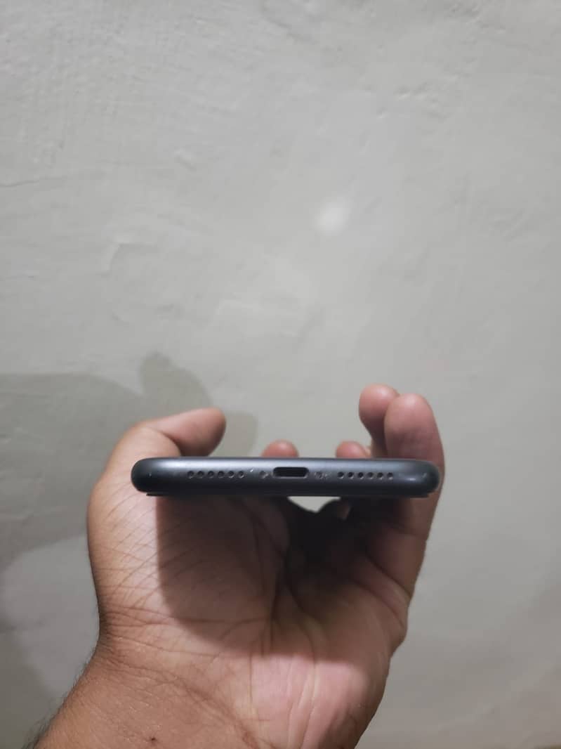 Apple iPhone 11 5