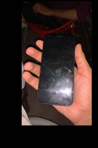 Apple iPhone 13