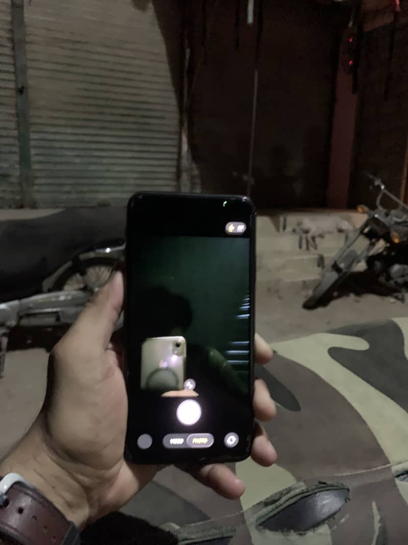 Apple iPhone 11 Pro Max 1
