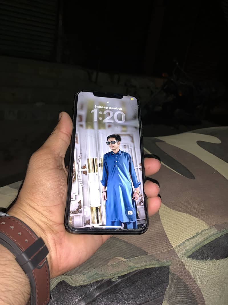 Apple iPhone 11 Pro Max 6