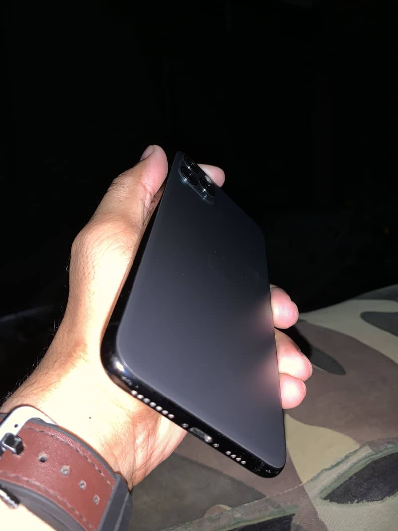 Apple iPhone 11 Pro Max 7