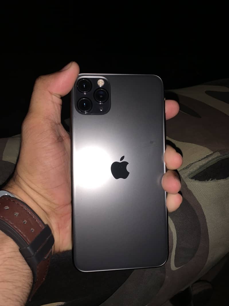 Apple iPhone 11 Pro Max 8