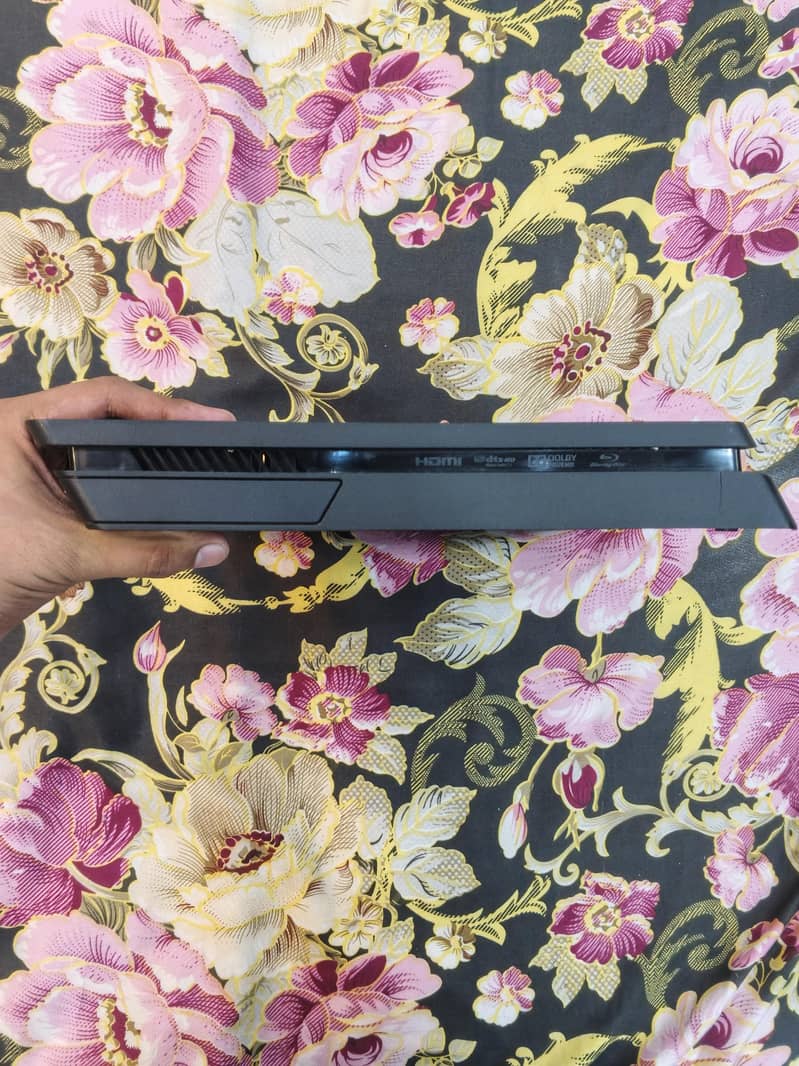 Playstation 4 Slim Model 5