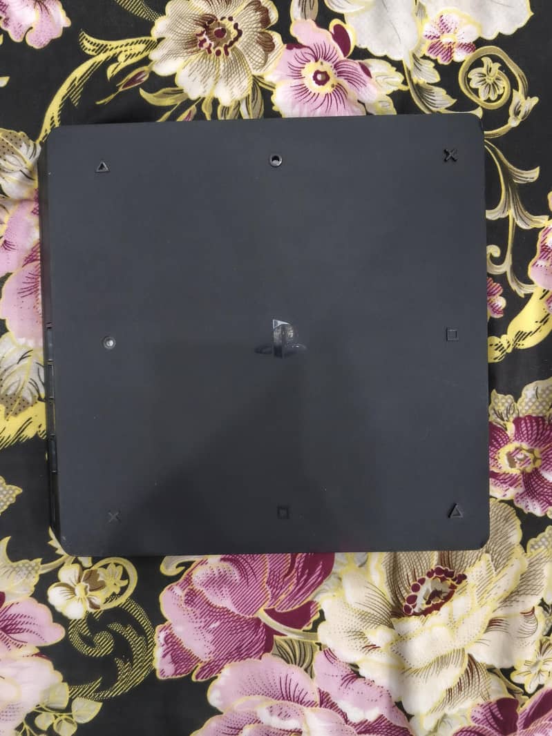 Playstation 4 Slim Model 7