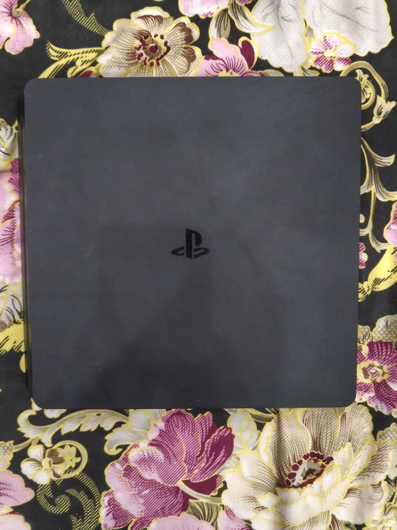 Playstation 4 Slim Model 8