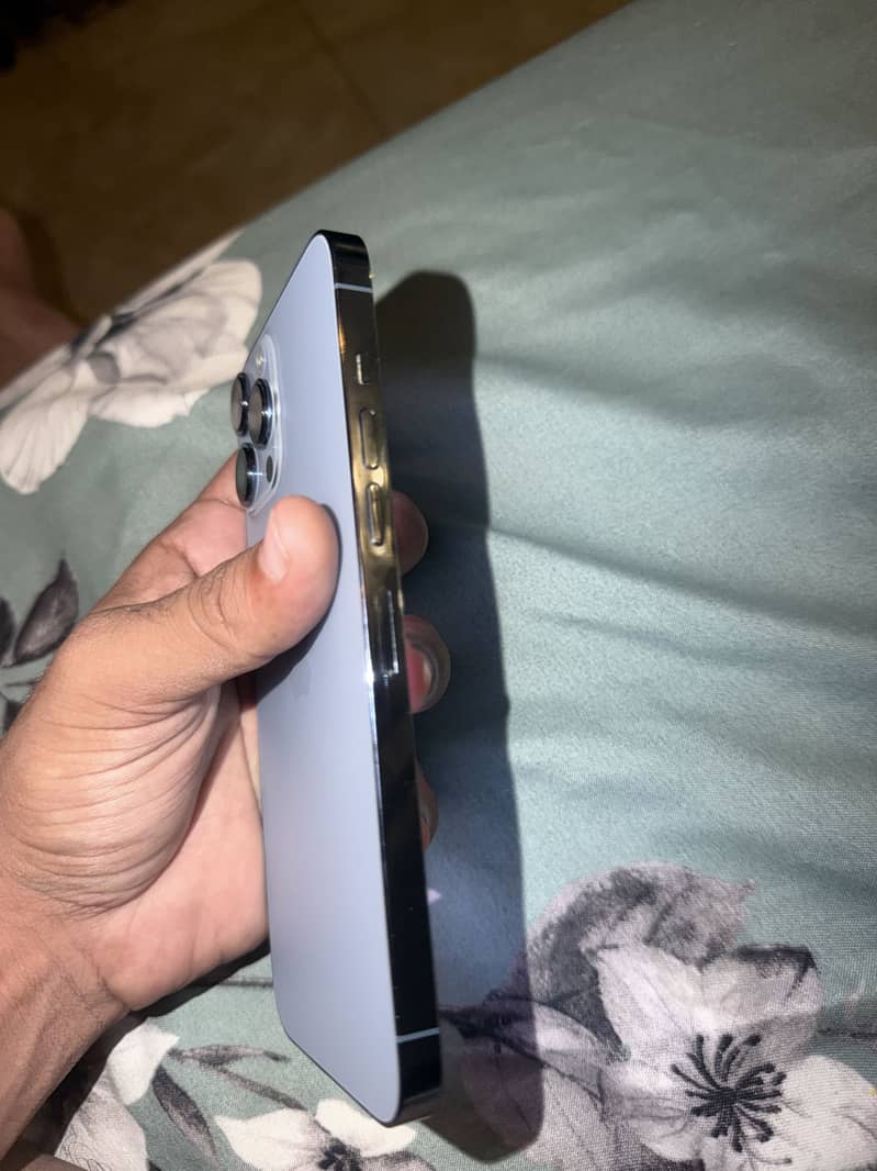 Apple iPhone 13 Pro Max - 4 months sim will work 2
