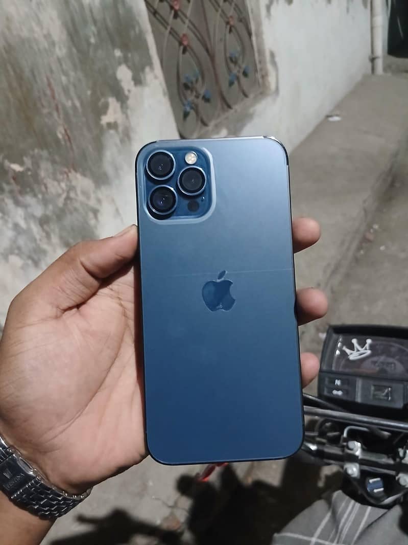 Apple iPhone 12 Pro Max 1