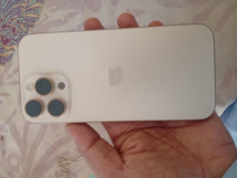 Apple iPhone 16 Pro Max 5