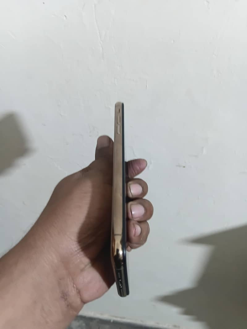 Apple iPhone XS Max 2