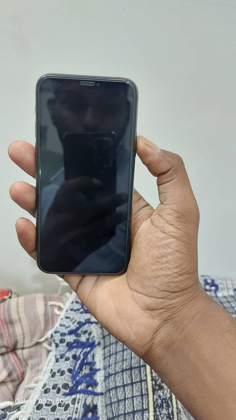 Apple iPhone 11 Pro 1
