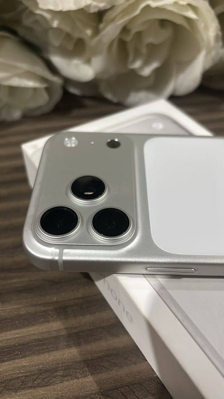 Apple iPhone 17 Pro Max 1