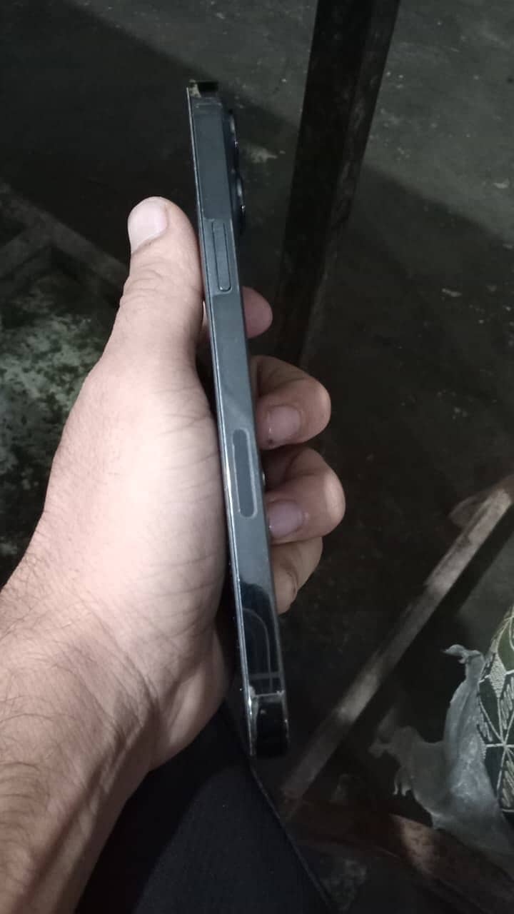 Apple iPhone 13 Pro Max 4