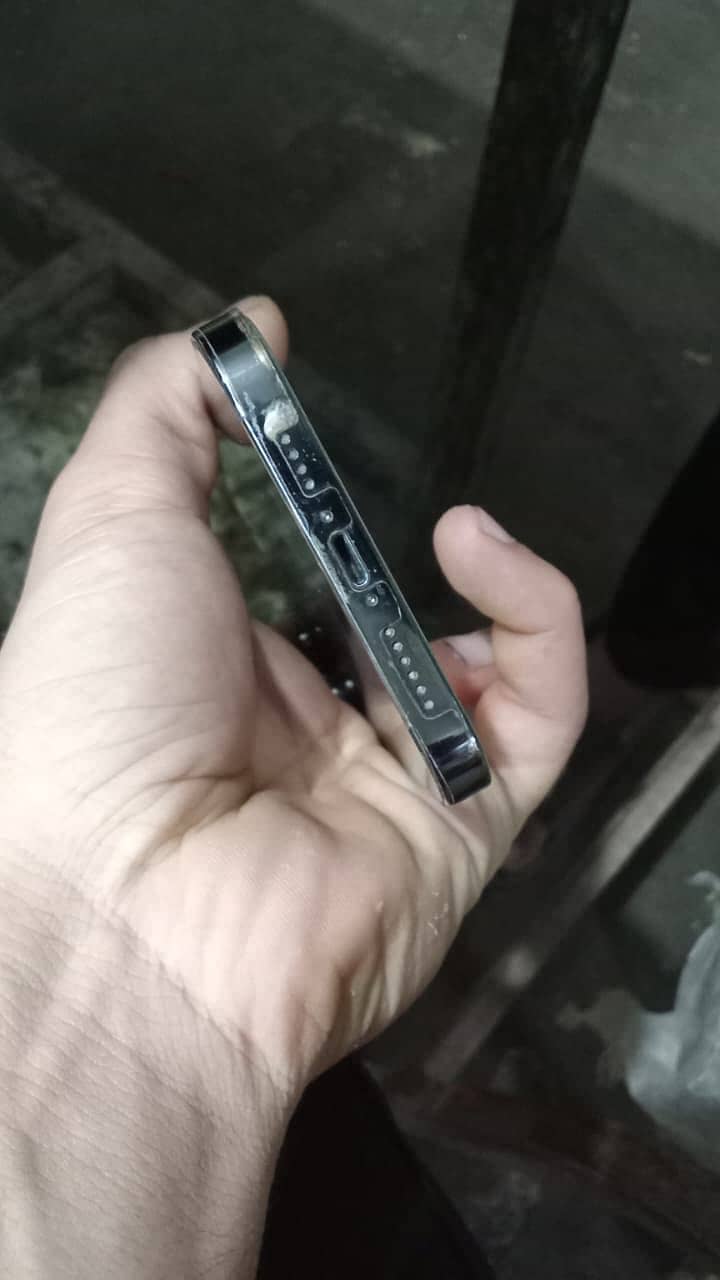 Apple iPhone 13 Pro Max 6