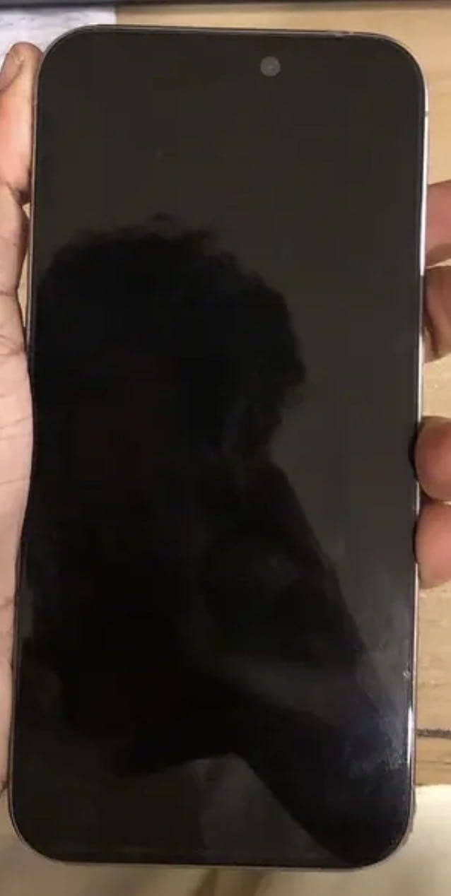 Apple iPhone 15 Pro Max 2