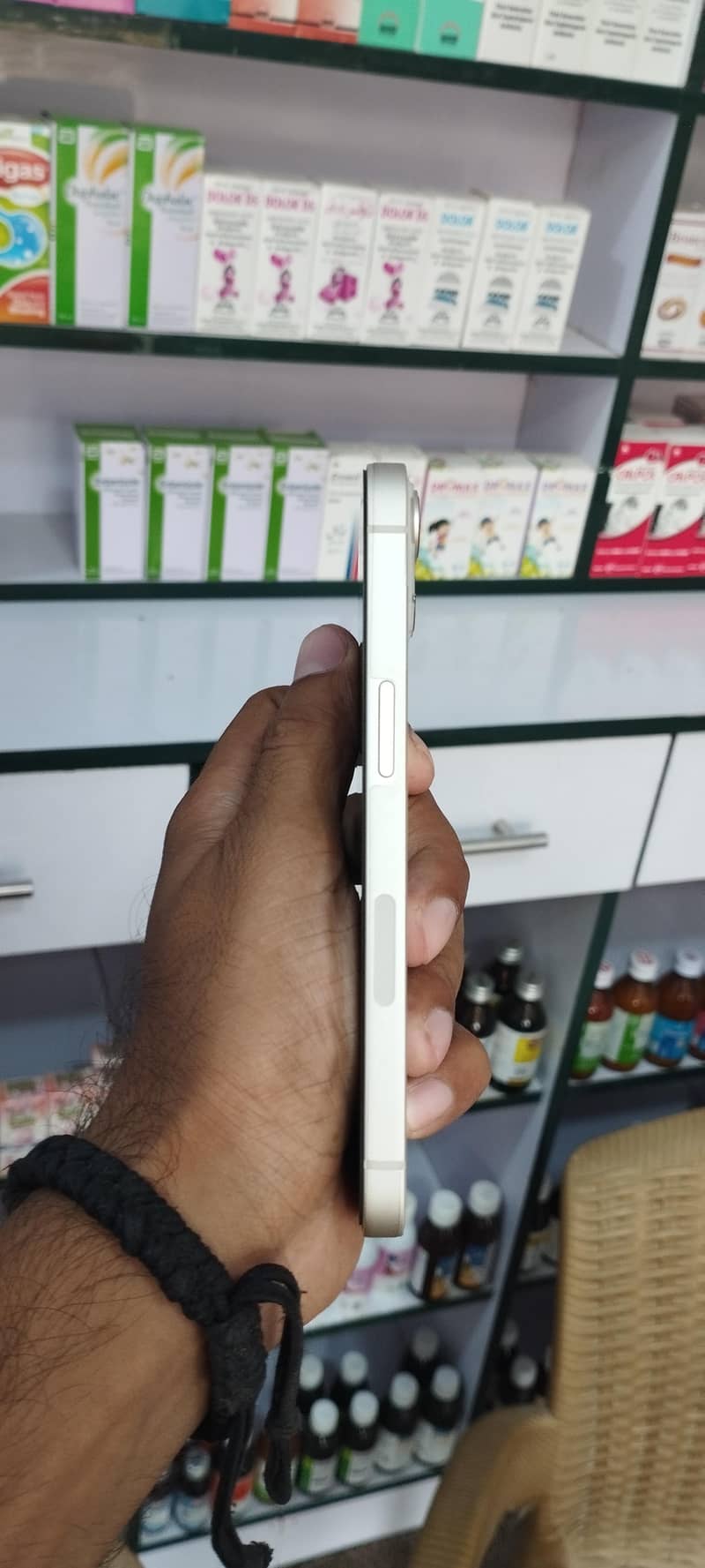 Apple iPhone 13 1