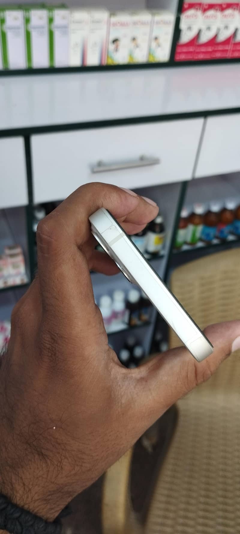 Apple iPhone 13 4