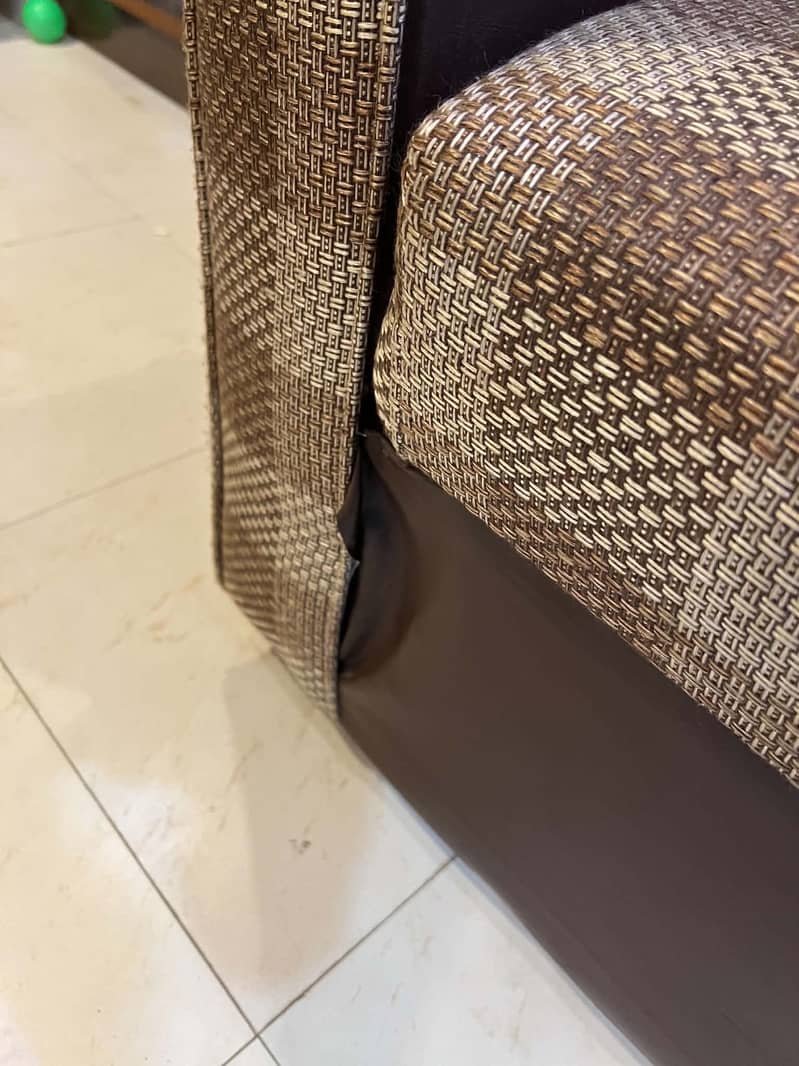 Sofa set + centre table karachi 6