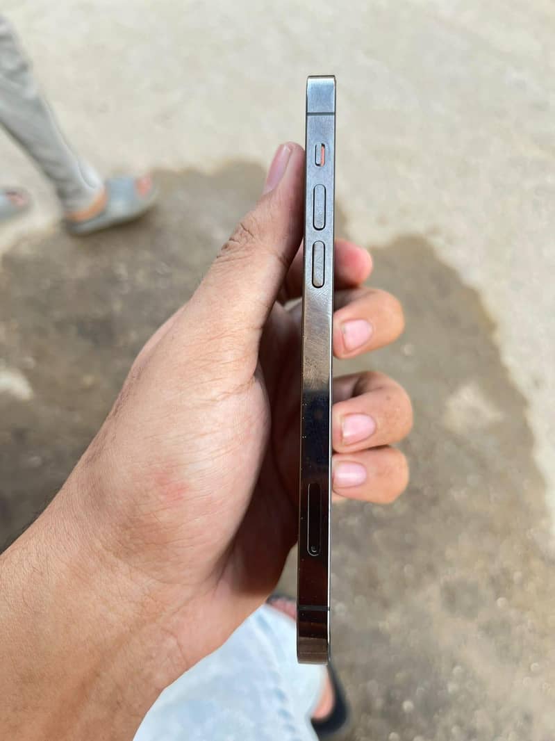 Apple iPhone 12 Pro 2