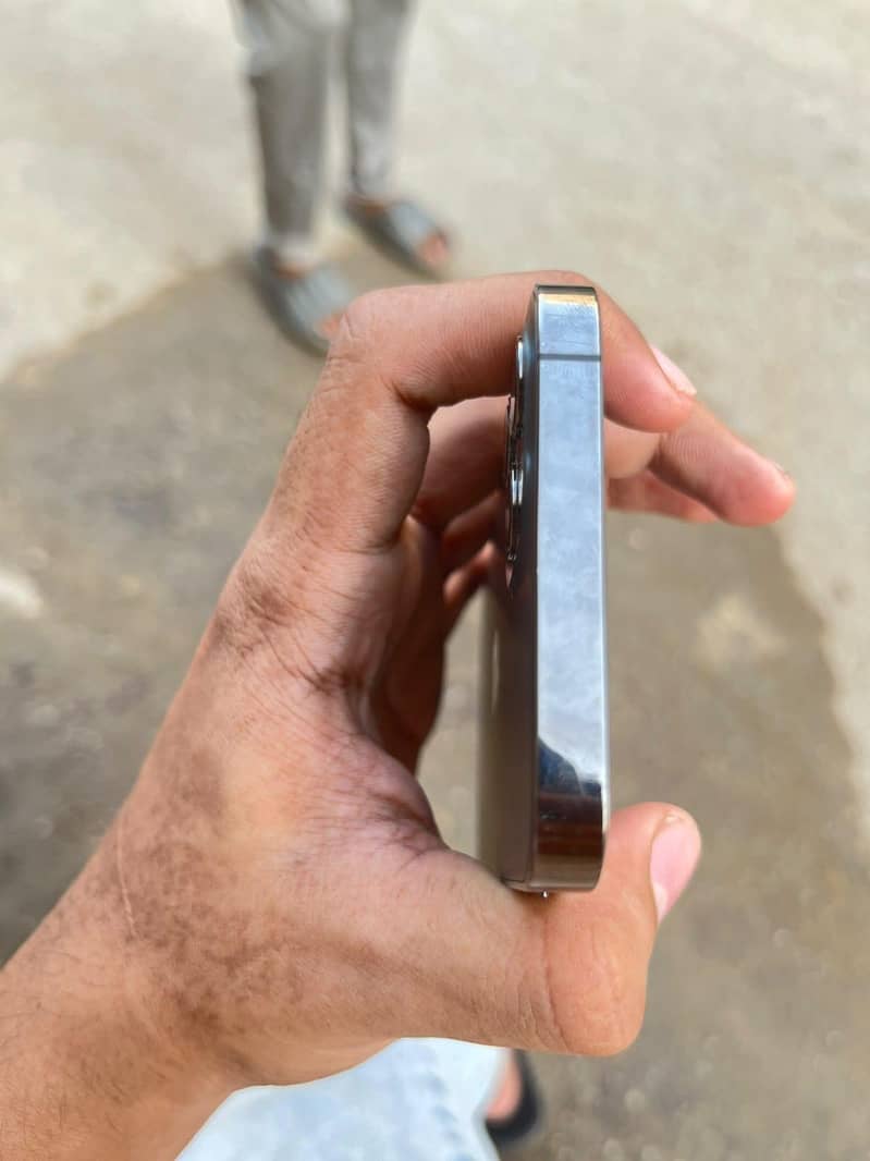 Apple iPhone 12 Pro 3