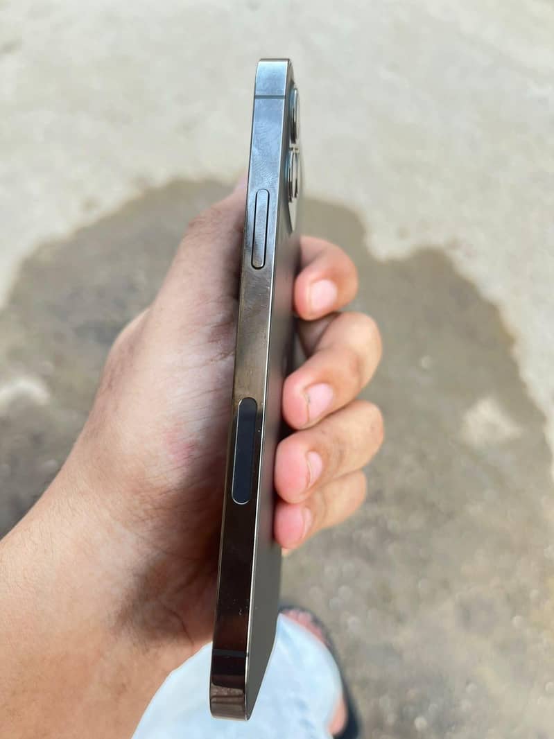 Apple iPhone 12 Pro 4