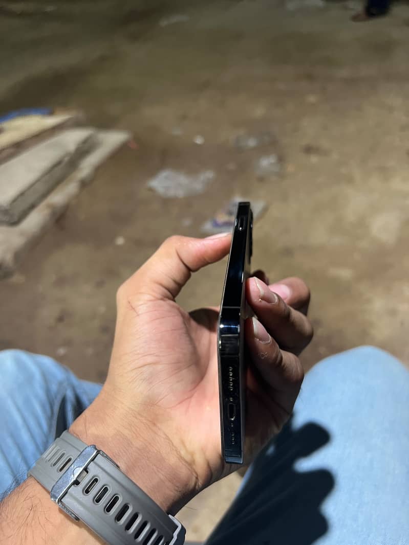 Apple iPhone 12 Pro 4