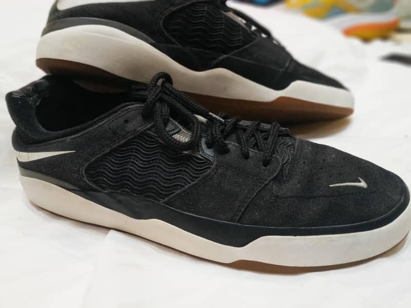 used shoes 8