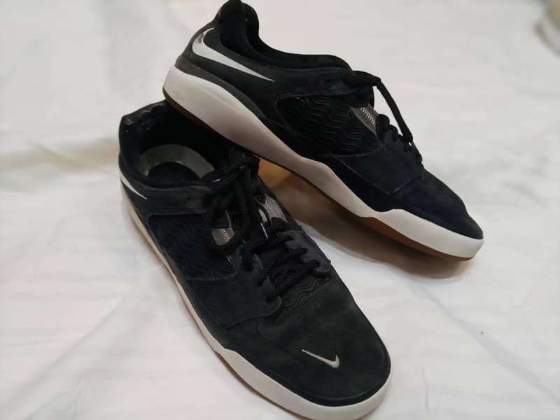 used shoes 9