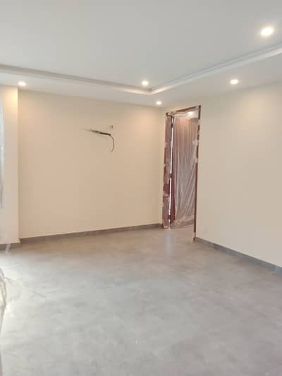 2-Bed Non-Furnished Apartment for Rent Prime Location