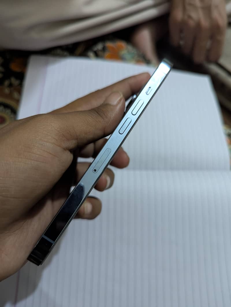 Apple iPhone 13 Pro 1
