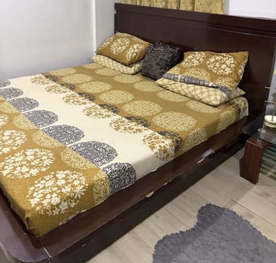 Bed and dressing tabel