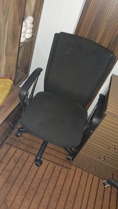 3 office rotate chairs 10/9 condition hydroloc all ok