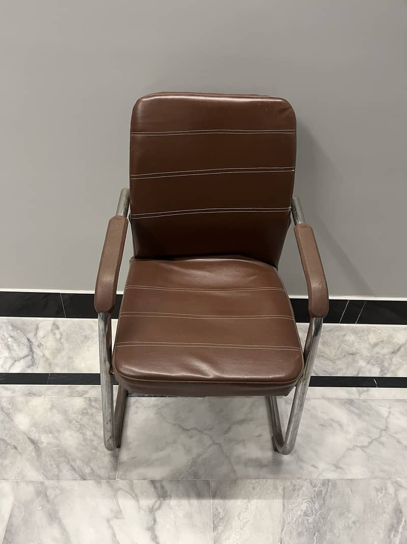 4 Chairs 1