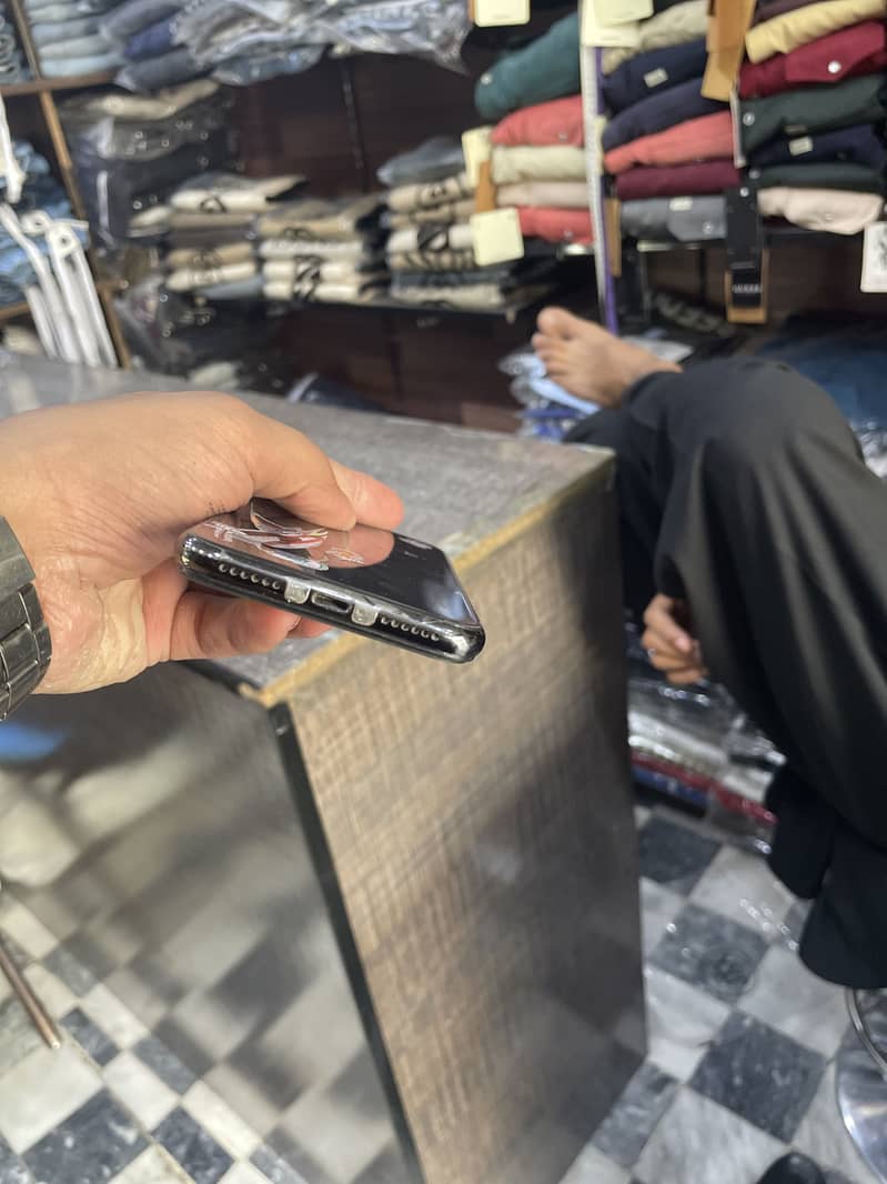 Apple iPhone X 2