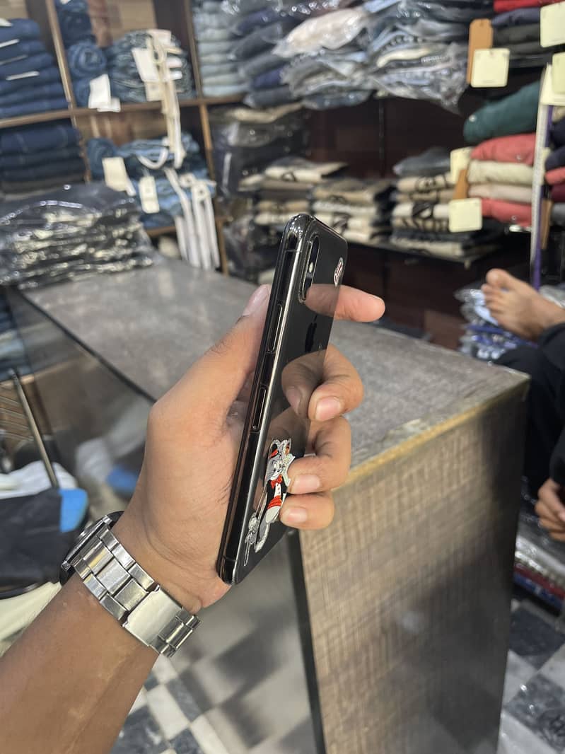 Apple iPhone X 3
