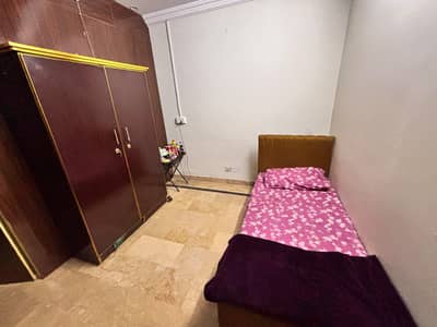 Small room available in F11/2 for single lady from 1st Nov