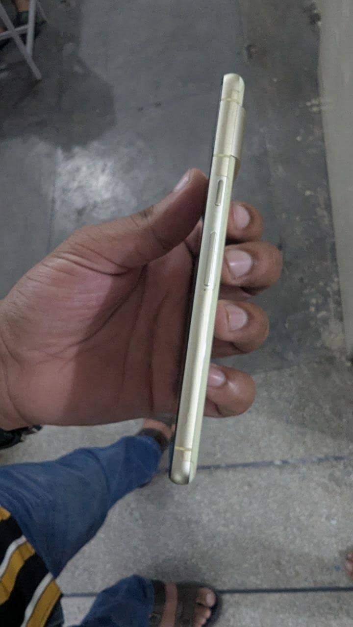 Google Pixel 7 4