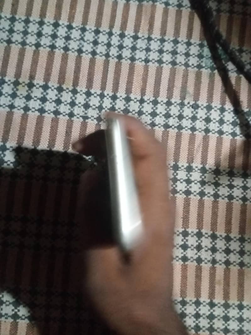 Apple iPhone 6S 4