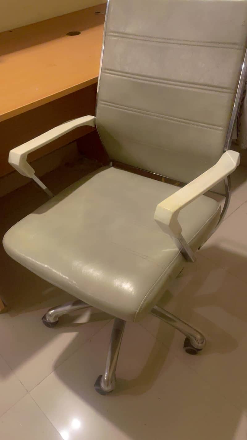 COMPUTER TABLE AND CHAIR 2