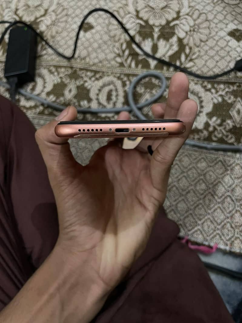 Apple iPhone XR 5