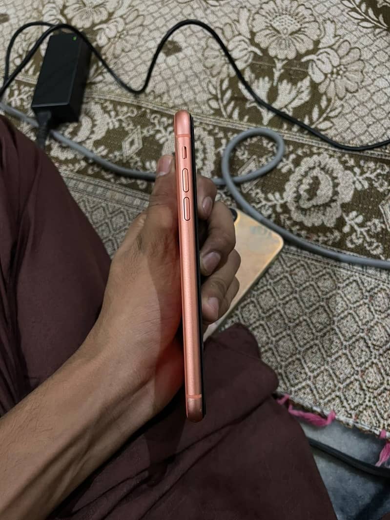 Apple iPhone XR 8