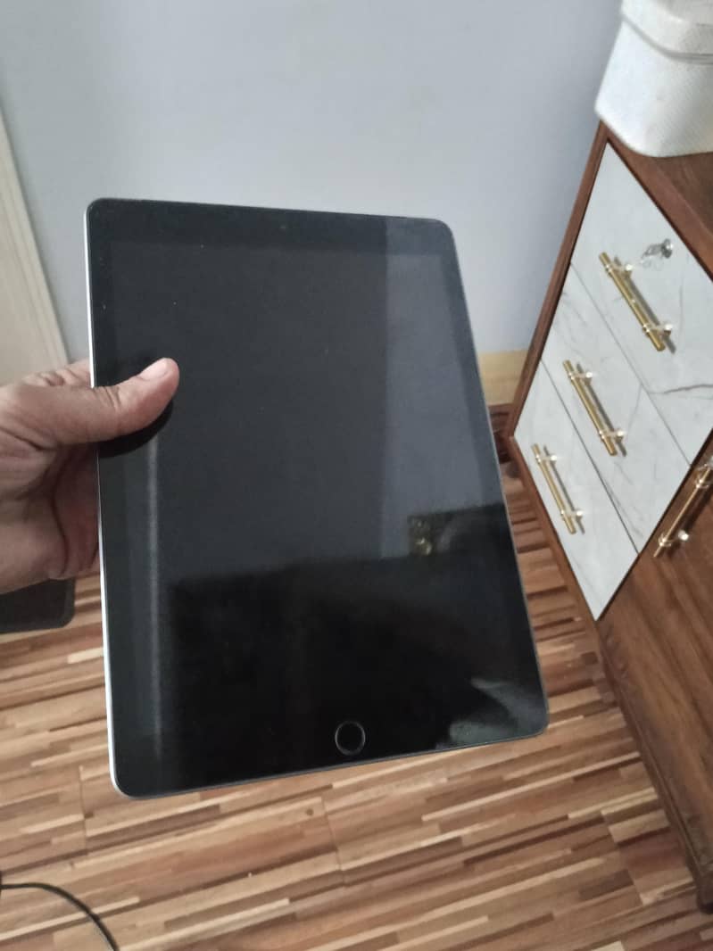 apple ipad 6th generation 1