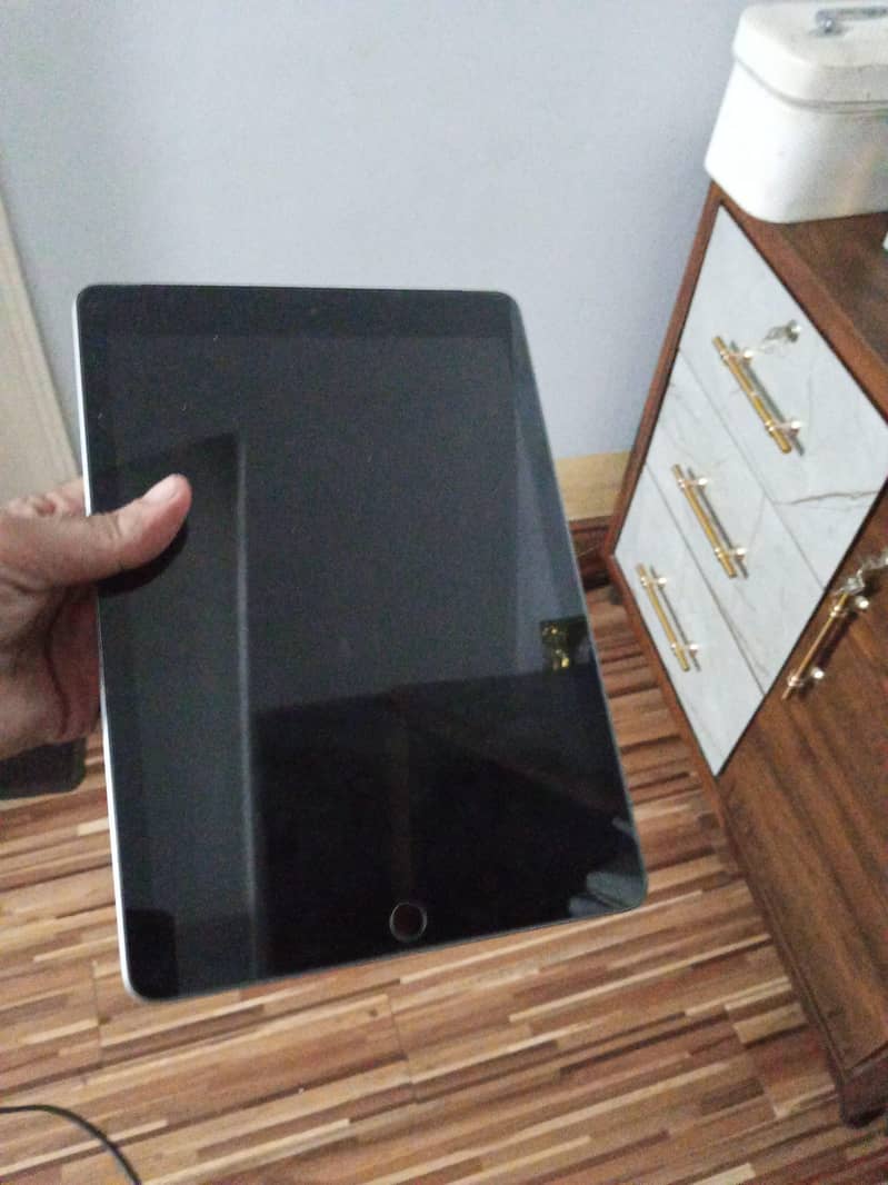 apple ipad 6th generation 2
