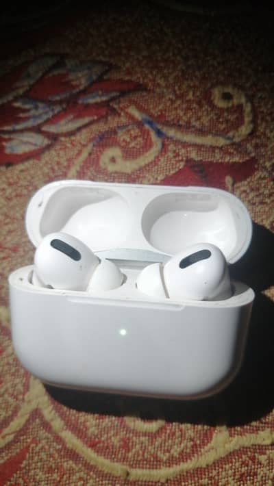 Apple AirPods Pro 1st Gen